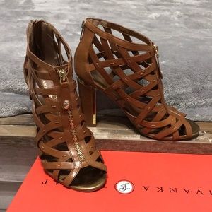 Ivanka Trump brown and gold heels.